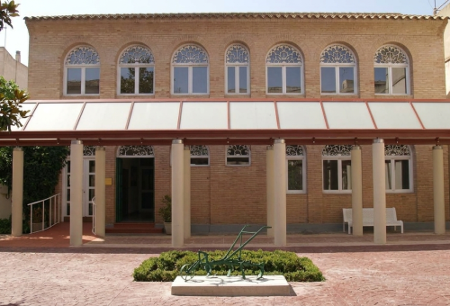 La junta del Centro de la Tercera Edad San Roque de La Puebla de Alfindén cierra sus instalaciones después de aguantar varias semanas sin aire acondicionado